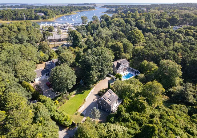Photo 2 of Single family home for sale at 20 Lords Pond Rd, Chatham, MA 02633 | MLS# 22604710 | Listing updated on 2026-10-26