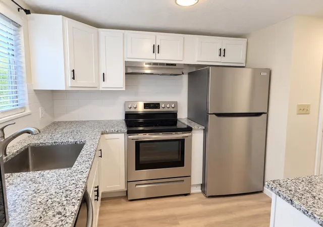 Listing Photo 4 - Condo for sale in building located at 104 Vlg Dr, Bourne, MA 02532 - Unit #UNIT 104