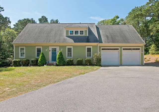 Photo 1 of Single family home for sale at 22 Cannon Hl Dr, Harwich, MA 02645 | MLS# 22604631 | Listing updated on 2026-10-12