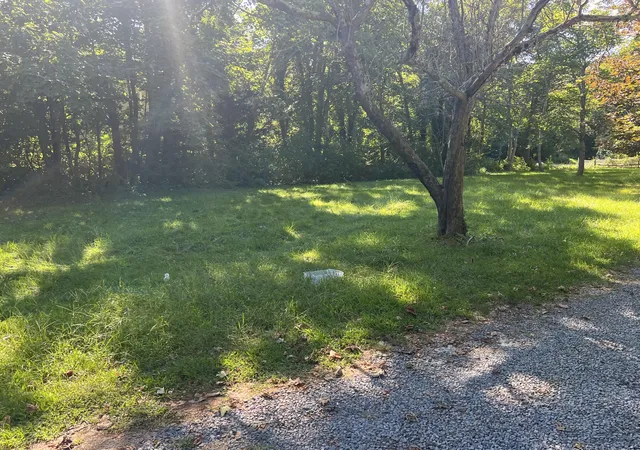 Photo 4 of Single family home for sale at 1586 Hyannis Barnstable Rd, Barnstable, MA 02630 | MLS# 22604596 | Listing updated on 2026-10-27