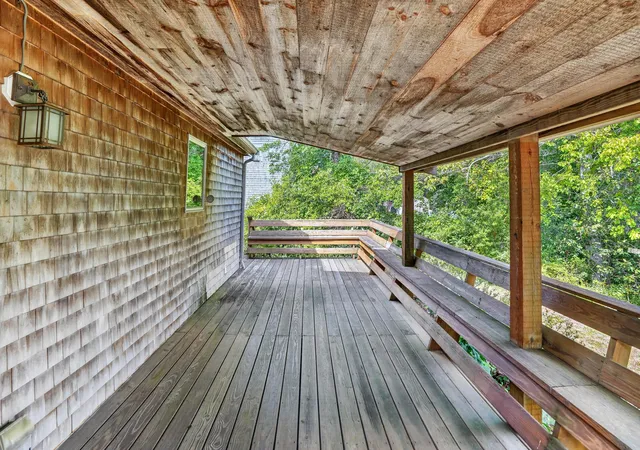 Photo 4 of Sale Pending at 7 Fawndale Rd, Vineyard Haven, MA 02568 | MLS# 22604597 | Listing updated on 2026-10-29