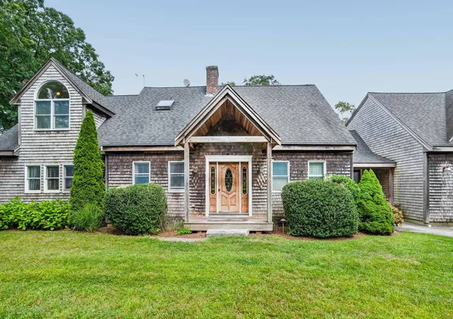 Photo 3 of Single family home for sale at 68 Front St, Oak Bluffs, MA 02557 | MLS# 22604610 | Listing updated on 2026-09-15