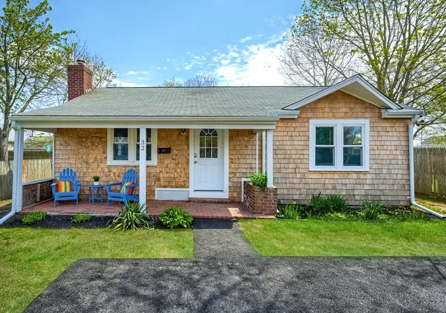 Photo 1 of Single family home for sale at 32 Washington Ave, Hyannis, MA 02601 | MLS# 22605015 | Listing updated on 2026-10-25
