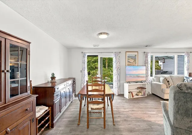 Listing Photo 5 - Condo for sale in building located at 14 Woodrise Rd, Falmouth, MA 02540 - Unit #UNIT 14