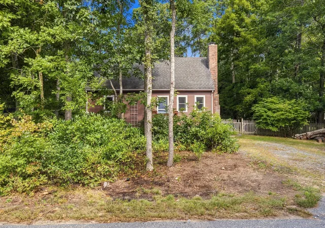 Photo 3 of Single family home for sale at 35 Pinecrest Beach Dr W, East Falmouth, MA 02536 | MLS# 22604889 | Listing updated on 2026-10-24