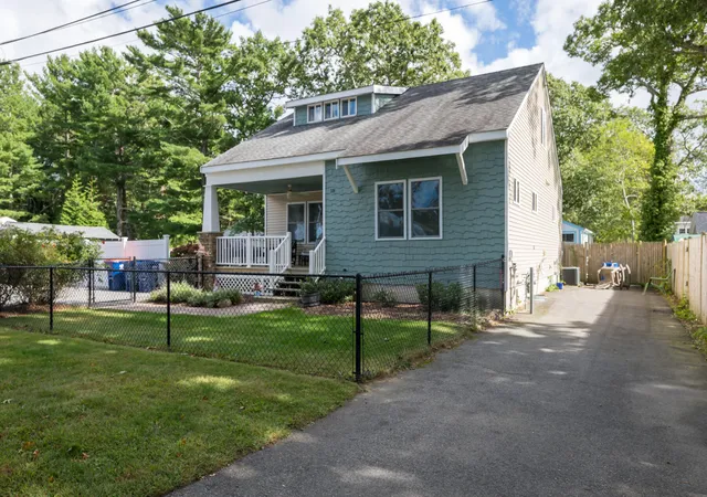 Photo 1 of Single family home for sale at 18 Elmwood St W, Wareham, MA 02571 | MLS# 22604857 | Listing updated on 2026-10-05