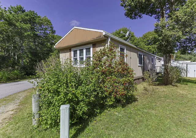 Listing Photo 5 - Condo for sale in building located at 2 5th Ave, Taunton, MA 01570 - Unit #2