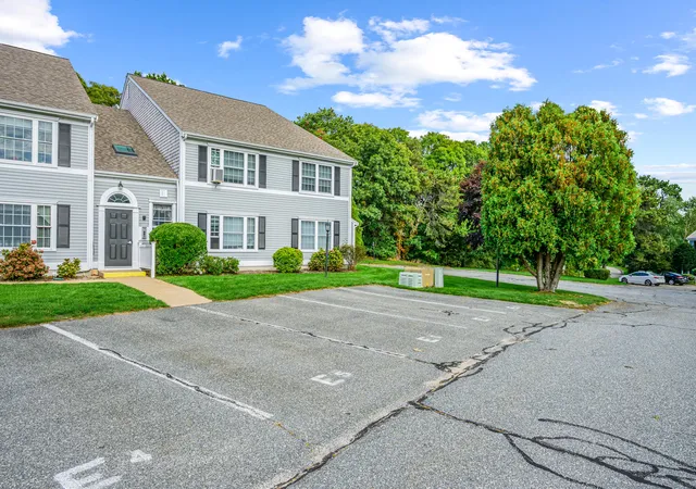 Photo 2 of Sale Pending at 2 Englewood Dr #Apt E8, Harwich, MA 02645 | MLS# 22604977 | Listing updated on 2026-10-08