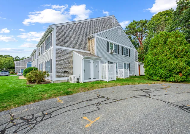 Photo 3 of Sale Pending at 2 Englewood Dr #Apt E8, Harwich, MA 02645 | MLS# 22604977 | Listing updated on 2026-10-08