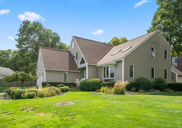 Photo 3 of Single family home for sale at 36 Noreast Dr, Sagamore Beach, MA 02562 | MLS# 22604960 | Listing updated on 2026-10-15