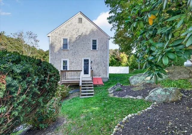 Photo 2 of Single family home for sale at 33 White Horse Rd, Plymouth, MA 02360 | MLS# 22605071 | Listing updated on 2026-10-07