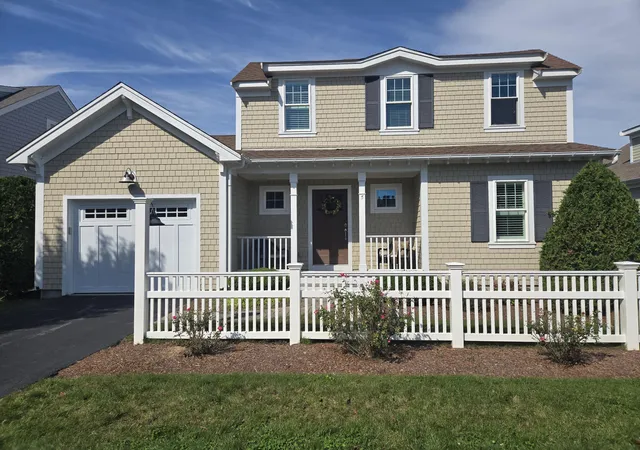 Photo 1 of Single family home for sale at 5 Saltwater Cir, Mashpee, MA 02649 | MLS# 22605028 | Listing updated on 2026-10-11