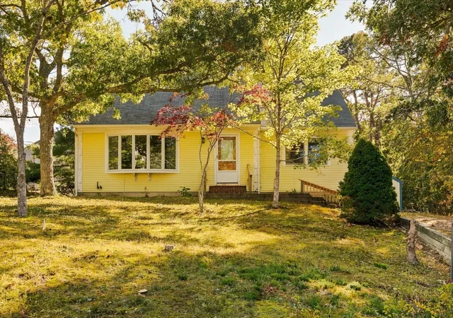 Photo 1 of Single family home for sale at 141 Timberlane Dr, Brewster, MA 02631 | MLS# 22605113 | Listing updated on 2026-10-16
