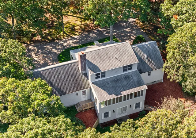 Photo 3 of Single family home for sale at 32 Pleasant Bay Rd, Harwich, MA 02645 | MLS# 22605117 | Listing updated on 2026-10-19