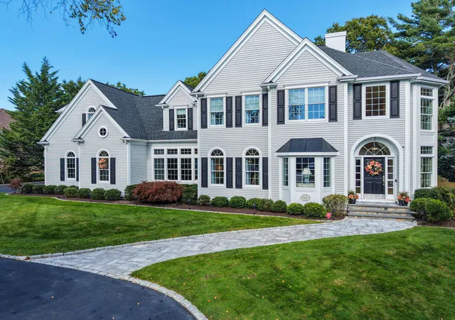 Photo 2 of Single family home for sale at 13 N Glen Dr, Mashpee, MA 02649 | MLS# 22605195 | Listing updated on 2026-10-12
