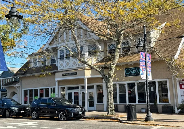 Condo for sale at 615 Main St #UNIT 1, Hyannis, MA 02601 | MLS# 22605181