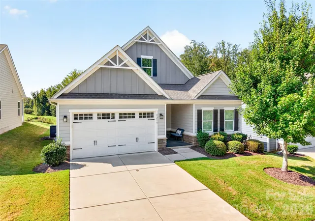 Photo 2 of Single family home for sale at 5219 Larewood Dr, Charlotte, NC 28215 | MLS# 4298540 | Listing updated on 2026-09-03