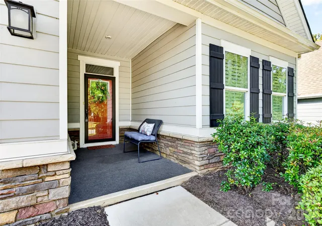 Photo 3 of Single family home for sale at 5219 Larewood Dr, Charlotte, NC 28215 | MLS# 4298540 | Listing updated on 2026-09-03