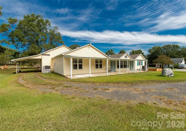Photo 4 of Single family home for sale at 2538 Old Camden Hwy, Lancaster, SC 29720 | MLS# 4309045 | Listing updated on 2026-09-03