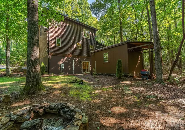 Photo 4 of Single family home for sale at 204 Mountain Vista Dr, Nebo, NC 28761 | MLS# 4330254 | Listing updated on 2026-10-01