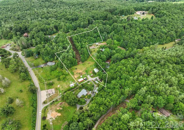 Photo 3 of Single family home for sale at 87 Henderson Ln, Burnsville, NC 28714 | MLS# 4371457 | Listing updated on 2026-09-02