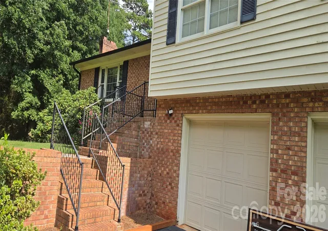 Photo 3 of Single family home for sale at 131 N Morvue Loop, Statesville, NC 28625 | MLS# 4375122 | Listing updated on 2026-09-04