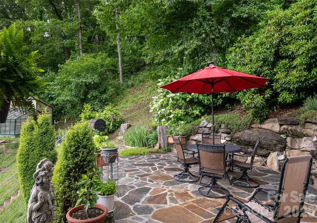 Photo 3 of Single family home for sale at 217 Natures Rest Ln, Clyde, NC 28721 | MLS# 4389640 | Listing updated on 2026-09-03