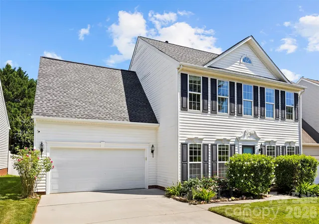 Photo 1 of Single family home for sale at 11719 Royal Castle Ct, Charlotte, NC 28277 | MLS# 4390240 | Listing updated on 2026-09-05