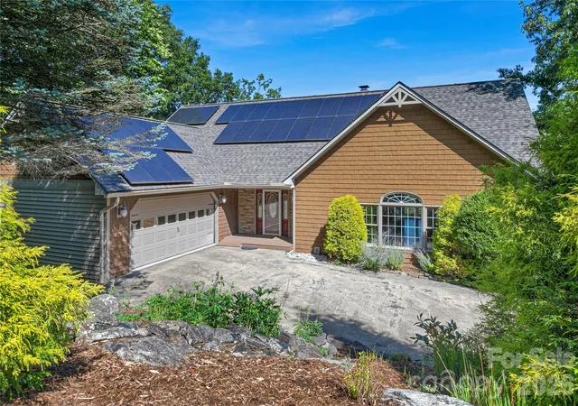 Photo 1 of Single family home for sale at 157 Kawani Ln, Brevard, NC 28712 | MLS# 4393607 | Listing updated on 2026-09-02