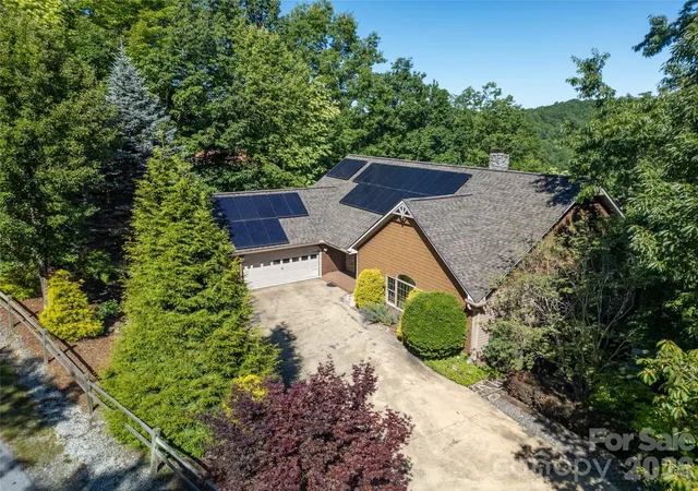 Photo 5 of Single family home for sale at 157 Kawani Ln, Brevard, NC 28712 | MLS# 4393607 | Listing updated on 2026-09-02