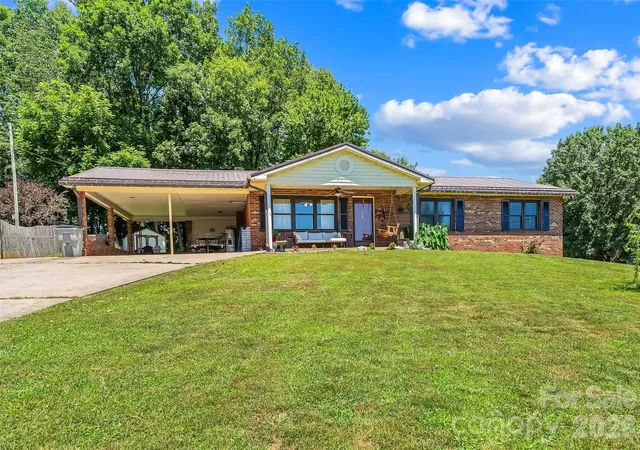 Photo 1 of Single family home for sale at 118 Hoover St Nw, Lenoir, NC 28645 | MLS# 4395589 | Listing updated on 2026-09-03