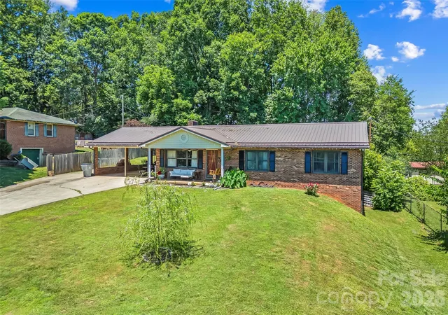 Photo 2 of Single family home for sale at 118 Hoover St Nw, Lenoir, NC 28645 | MLS# 4395589 | Listing updated on 2026-09-03