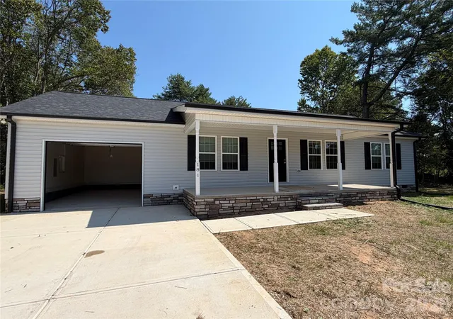 Photo 1 of Single family home for sale at 181 Bost Nursery Rd, Maiden, NC 28650 | MLS# 4402707 | Listing updated on 2026-09-01