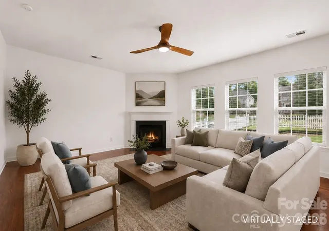 Photo 2 of Single family home for sale at 5810 Castlecove Rd, Charlotte, NC 28273 | MLS# 4403893 | Listing updated on 2026-09-06