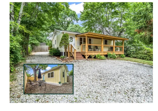 Photo 1 of Single family home for sale at 407 Hiawassee Ave, Black Mountain, NC 28711 | MLS# 4406378 | Listing updated on 2026-09-02