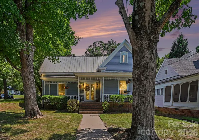 Photo 1 of Single family home for sale at 821 N Main St, Salisbury, NC 28144 | MLS# 4407765 | Listing updated on 2026-09-03