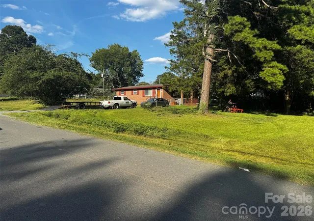 Photo 3 of Single family home for sale at 436 Drury Dr, Charlotte, NC 28206 | MLS# 4408699 | Listing updated on 2026-09-25