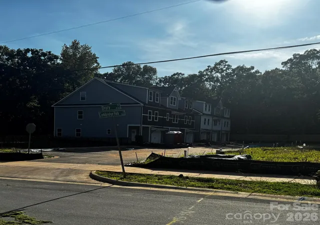 Photo 4 of Single family home for sale at 436 Drury Dr, Charlotte, NC 28206 | MLS# 4408699 | Listing updated on 2026-09-25