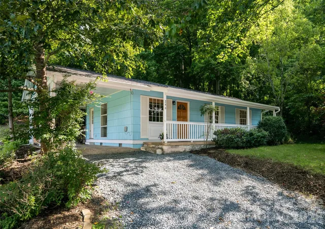Photo 3 of Single family home for sale at 246 North Frk Rd, Black Mountain, NC 28711 | MLS# 4412318 | Listing updated on 2026-09-04