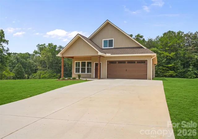 Photo 3 of Single family home for sale at 708 Meadowood St, Hudson, NC 28638 | MLS# 4413638 | Listing updated on 2026-10-05
