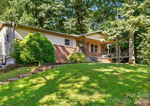 Photo 1 of Single family home for sale at 28 Fairhaven Ct, Asheville, NC 28803 | MLS# 4415928 | Listing updated on 2026-09-03