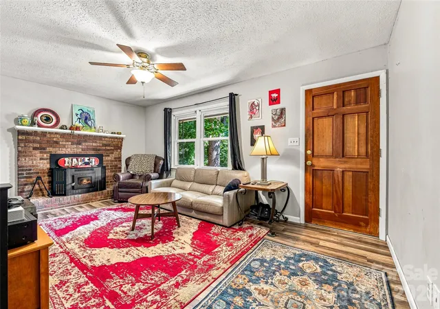 Photo 3 of Single family home for sale at 28 Fairhaven Ct, Asheville, NC 28803 | MLS# 4415928 | Listing updated on 2026-09-03