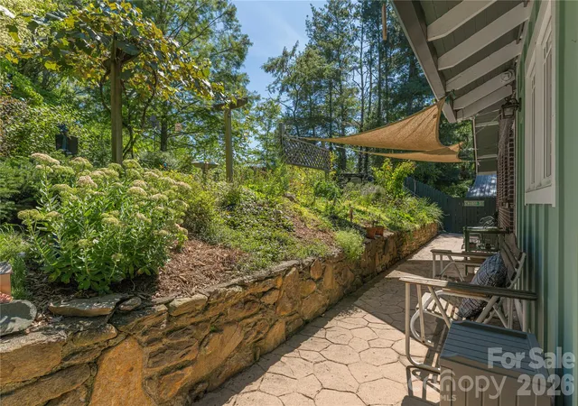 Photo 3 of Single family home for sale at 29 Hillside St, Asheville, NC 28801 | MLS# 4416247 | Listing updated on 2026-09-06