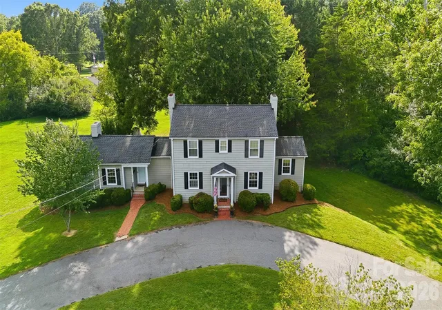 Photo 2 of Single family home for sale at 330 S Center St, Taylorsville, NC 28681 | MLS# 4416353 | Listing updated on 2026-09-03