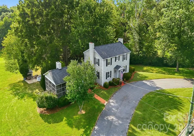 Photo 5 of Single family home for sale at 330 S Center St, Taylorsville, NC 28681 | MLS# 4416353 | Listing updated on 2026-09-03