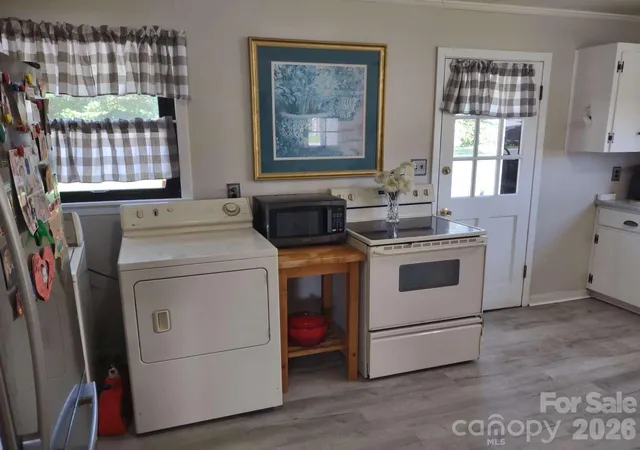 Photo 3 of Single family home for sale at 70 Temple Church Rd, Brevard, NC 28712 | MLS# 4416777 | Listing updated on 2026-09-02