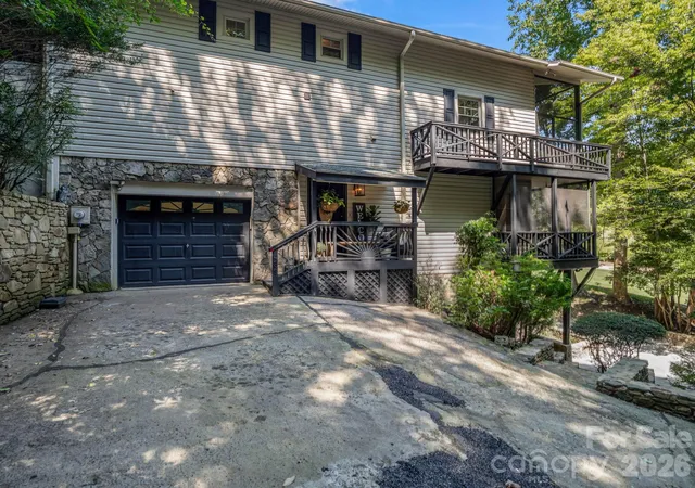 Photo 4 of Single family home for sale at 485 Grandview Dr, Lake Lure, NC 28746 | MLS# 4416837 | Listing updated on 2026-09-03