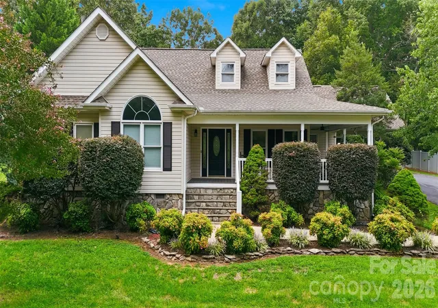 Photo 1 of Single family home for sale at 107 Shawnee Trl, Maiden, NC 28650 | MLS# 4416945 | Listing updated on 2026-09-03