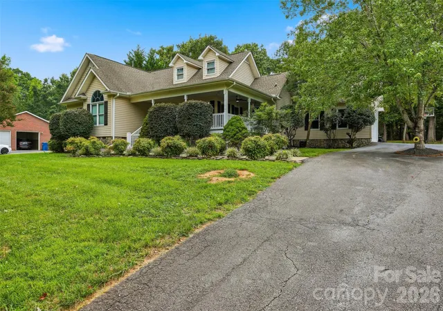 Photo 4 of Single family home for sale at 107 Shawnee Trl, Maiden, NC 28650 | MLS# 4416945 | Listing updated on 2026-09-03