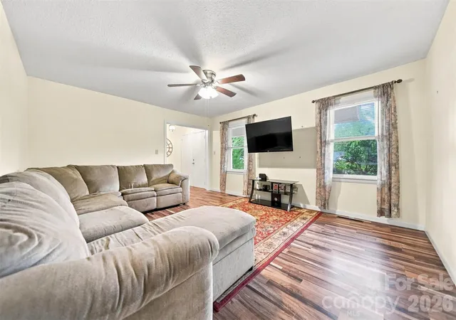 Photo 2 of Sale Pending at 2103 2nd Ave Nw, Hickory, NC 28601 | MLS# 4417650 | Listing updated on 2026-09-23
